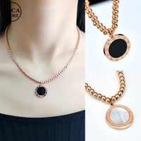 リバーシブル ネックレス 金属アレルギー対応 シェル ローマ字 チェーン付き ペンダント シンプル チタンスチール アクセサリー DTC-591504329800