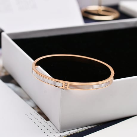 バングル ホワイトシェル 金属アレルギー対応 キュービックジルコニア CZ ブレスレット チタン K14メッキ アクセサリー イエローゴールド ローズゴールド DTC-536886268992