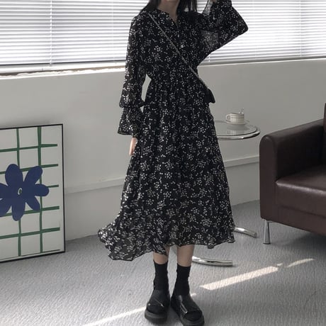 花柄 ワンピース Vネック フリル パフスリーブ 長袖 ロング丈 ハイウエスト 薄手 伸縮性ウエスト 韓国ファッション レディース 大人可愛い ガーリー レトロ DTC-624630025962