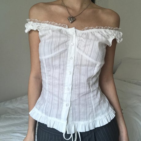 オフショルダー ブラウス フリル スリムフィット ショート丈 トップス かわいい 可愛い レトロ 大人可愛い ガーリー フェミニン DTCA-778616825624
