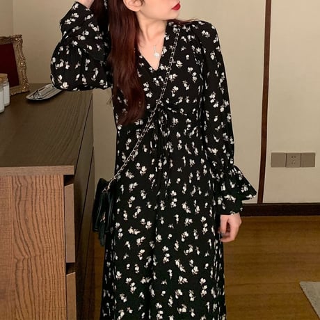 花柄 ワンピース Vネック 長袖 ロング丈  韓国ファッション レディース 大人可愛い ガーリー フェミニン DTC-626055147942