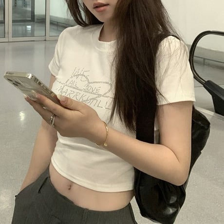 Tシャツ ラインストーン ハート ロゴ コンパクトTシャツ クロップド丈 ショート丈 トップス スリムフィット 半袖 レトロ 大人可愛い ガーリー カジュアル DTCA-820673482384