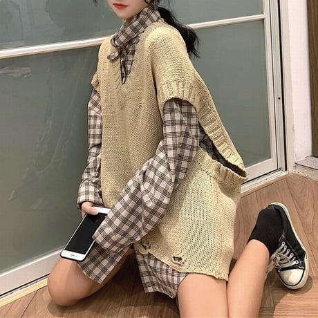 韓国ファッション ニットベスト ダメージ加工 クラッシュ加工 ノースリーブ 無地 Vネック 秋 冬 オルチャン 韓国 レディース (DTC-601823900318_001)