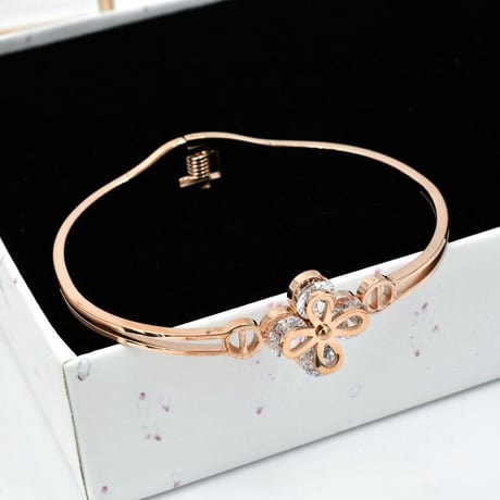 バングル 四葉のクローバー ジルコン 金属アレルギー対応 ブレスレット シンプル チタン K14メッキ アクセサリー イエローゴールド ローズゴールド DTC-569277149296