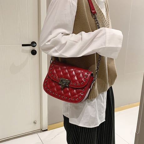 スクエアバッグ ミニバッグ スタッズ チェーン 韓国ファッション バッグ ショルダーバッグ クラッチバッグ 斜め掛け サドル (DTC-605848503063)