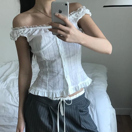 オフショルダー ブラウス フリル スリムフィット ショート丈 トップス かわいい 可愛い レトロ 大人可愛い ガーリー フェミニン DTCA-778616825624
