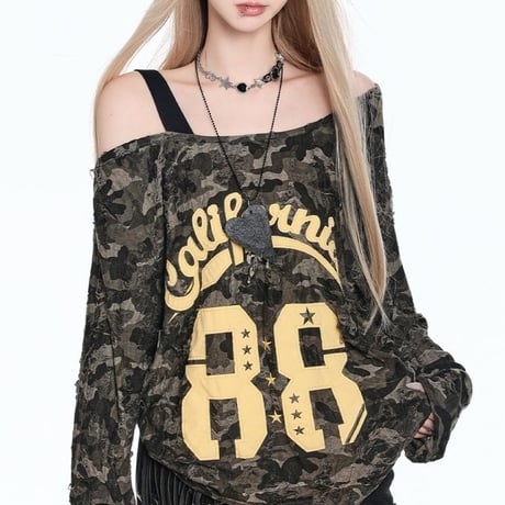 レイヤード風 ロンT カモフラージュ柄 迷彩柄 ナンバーロゴ ダメージ加工 オフショルダー ワンショルダー tシャツ トップス ゆったり レトロ カジュアル DTCA-964054804742