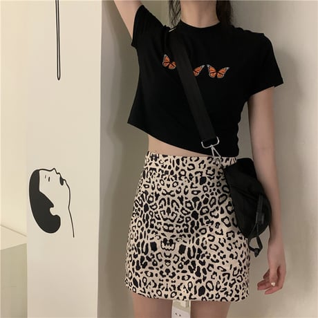 バタフライ Tシャツ 半袖 ショート丈 ブラック 韓国ファッション レディース 蝶 黒 かわいい ガーリー DTC-615764921313_bk