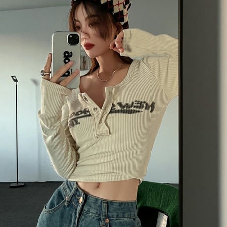 トップス ヘンリーネック ショート丈 ロンT スリムフィット tシャツ ロゴプリント 長袖 レトロ 韓国ファッション レディース 大人可愛い ガーリー DTCA-679030212102