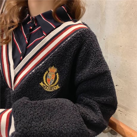 【2カラー】 レイヤード風 シャツ付 ニット セーター 韓国ファッション レディース 刺繍 ステッチ Vネック 長袖 DTC-606238213626