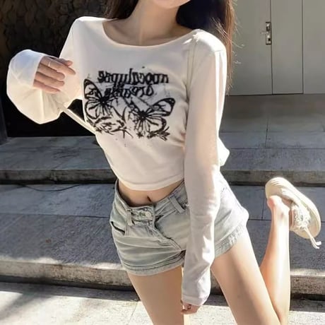 バタフライ柄 ロンT ショート丈 スリムフィット tシャツ スリムtシャツ トップス クルーネック 薄手 長袖 レトロ 大人可愛い ガーリー カジュアル DTCA-731969186705