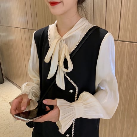 フェイクレイヤード ブラウス 韓国ファッション レディース ボウタイ ベルスリーブ 長袖 春 秋 冬 大人カジュアル 韓国  (DTC-605384245024)