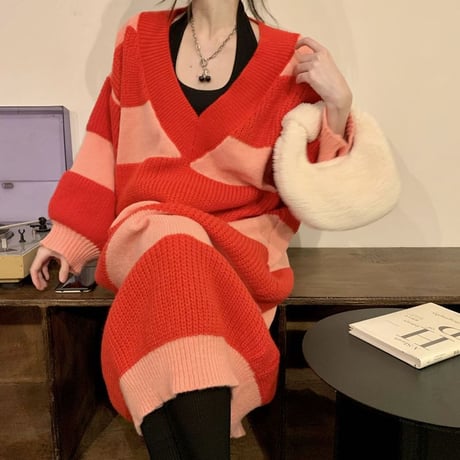 ボーダー柄 ニットワンピース Vネック オフショルダー ロング丈 長袖 ルーズウエスト レトロ 韓国ファッション レディース カジュアル 大人可愛い ガーリー DTC-663068830182
