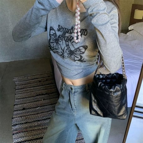 バタフライ柄 ロンT ショート丈 スリムフィット tシャツ スリムtシャツ トップス クルーネック 薄手 長袖 レトロ 大人可愛い ガーリー カジュアル DTCA-731969186705