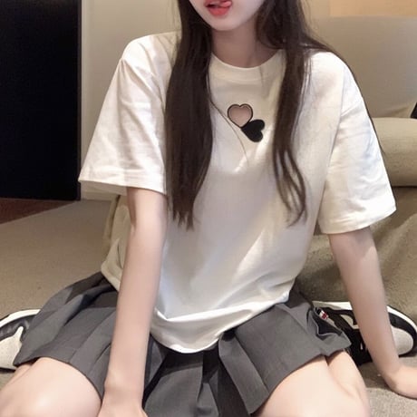Tシャツ ハートカット 刺繡 半袖 クルーネック ルーズ 韓国ファッション レディース 大人可愛い ガーリー カジュアル 韓国ストリートファッション DTC-674278116013