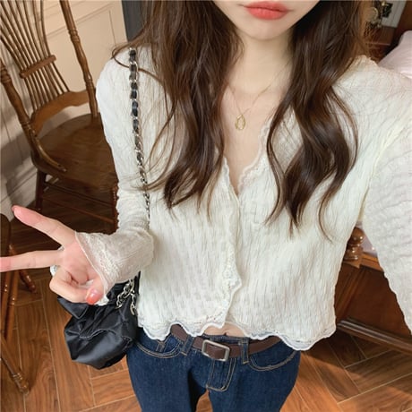 【2カラー】 ショート丈 シャツ カーディガン レース スリムフィット Vネック ブラウス 薄手 長袖 レトロ 韓国ファッション レディース 大人可愛い ガーリー DTCA-738502620844