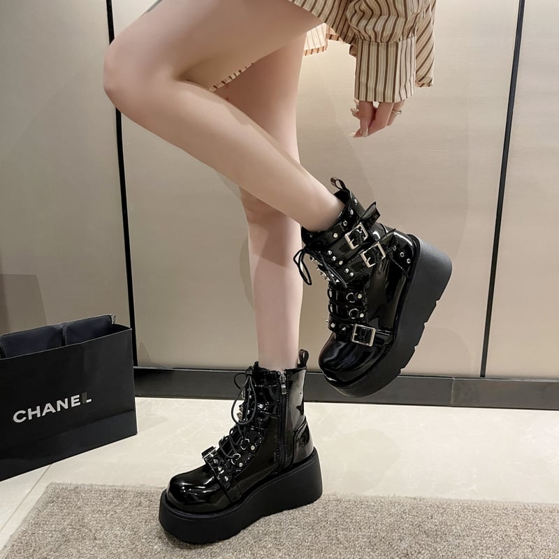 厚底 ショートブーツ 22.5~25.0cm スタッズ ベルト パテント 厚底 ショートブーツ 22.5~25.0cm スタッズ ベルト パテント