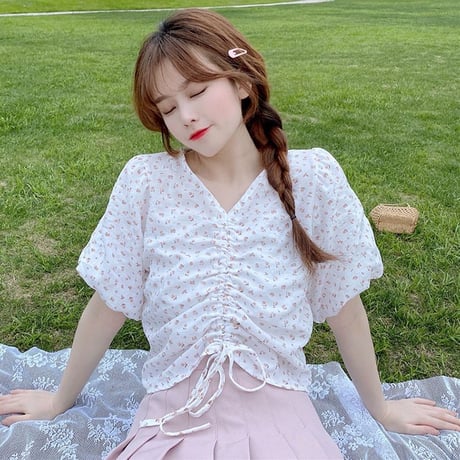 花柄 プルロープ ブラウス Vネック パフ袖 半袖 ショート丈 へそ出し 韓国ファッション レディース トップス 薄手 大人可愛い ガーリー フェミニン DTCA-670939853042