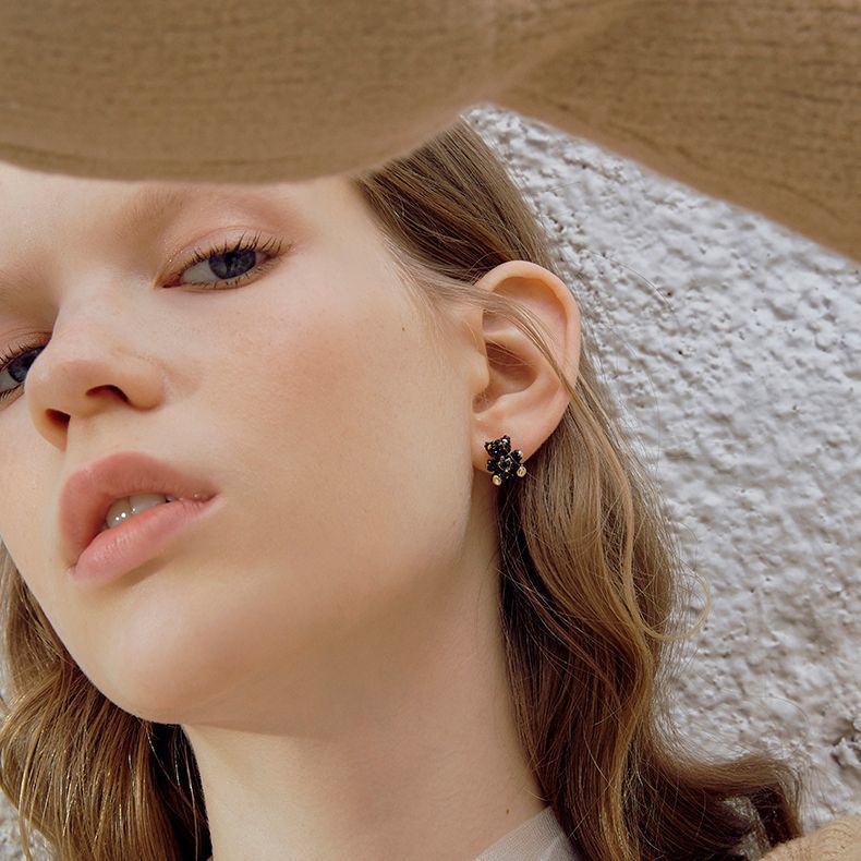 ブラックくまちゃん＆特注カラー☆韓国ビーズの大人シックパールピアス/イヤリング♥️ 黒くまのピアス キラキラ 韓国アクセサリー ピアス キュービック