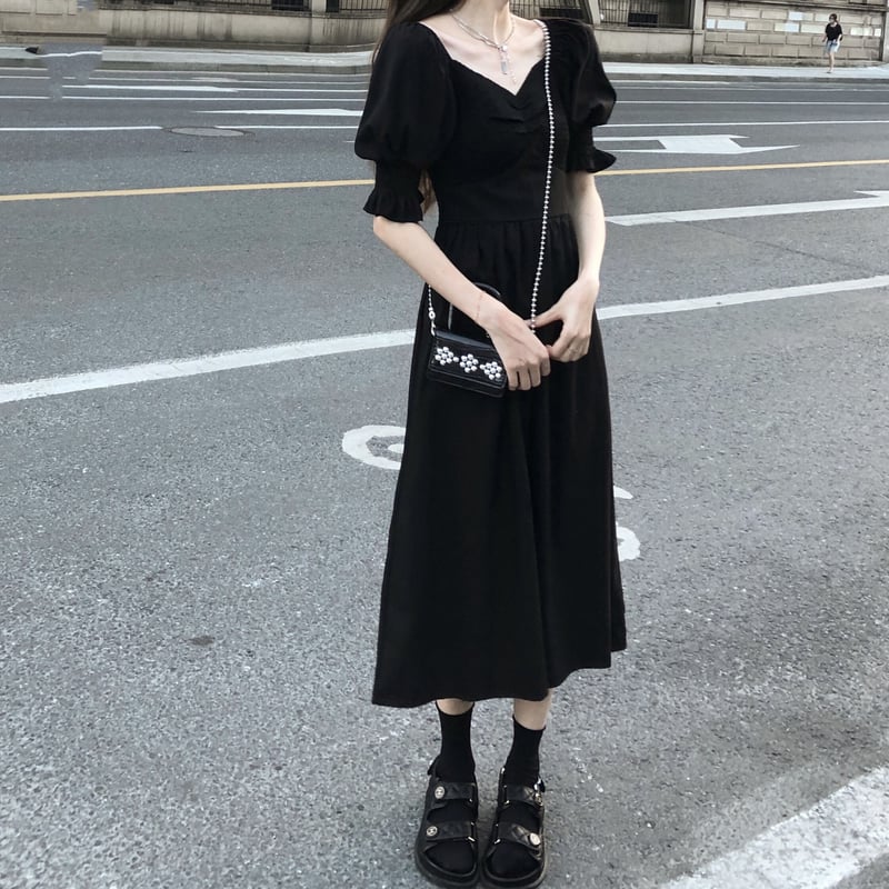 ワンピース ブラック Vネック パフスリーブ 半袖 ハイウエスト Aライン