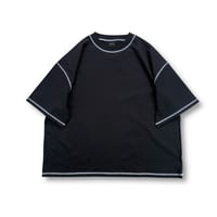 STUMPSTAMP WIDE T-SHIRT "BLACK WITH WHITE STITCH”