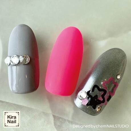 【在庫限り★300円】KiraNail HOLOGRAM キュートシックス ブラックホワイト＆ピンク