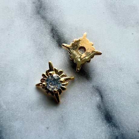 【OUTLET】ネイルゴールドパーツ４個セット　A-19