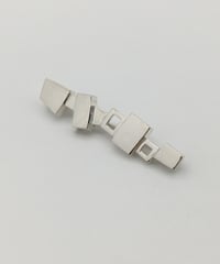 シルバーデザインブローチ