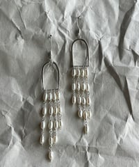 淡水パールの揺れるピアス