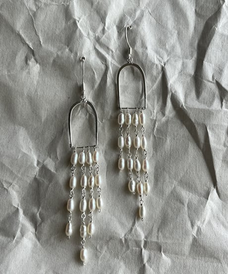 淡水パールの揺れるピアス