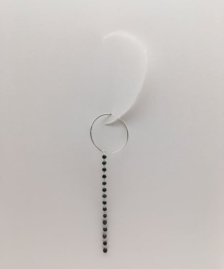 ブラックスピネルのフープフックピアス