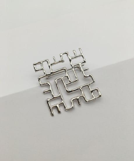 シルバーデザインブローチ