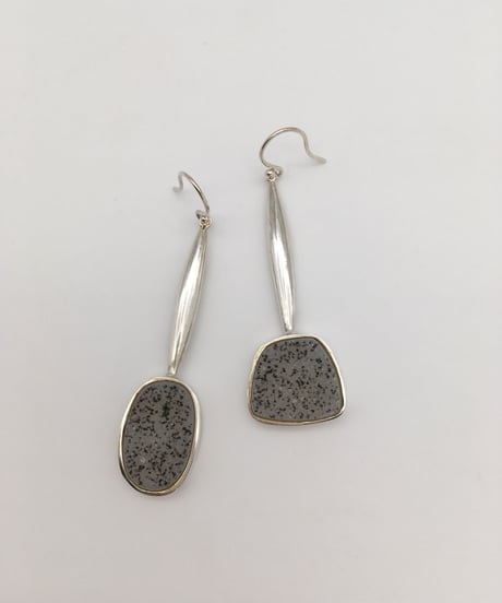 結晶メノウのピアス