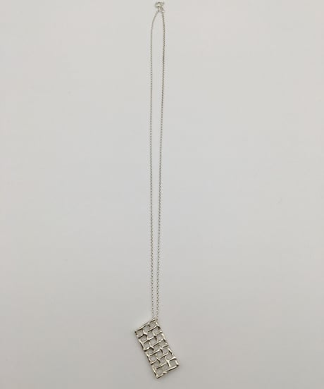 パールのデザインピアス