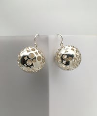 シルバーボールピアス