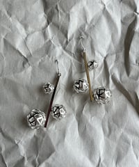 シルバーボールのピアス