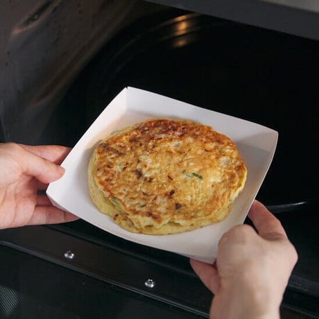 送料無料　冷凍【大阪ねぎ餃子10個】とお好み焼【豚玉＆もちチーズ各２枚】セット