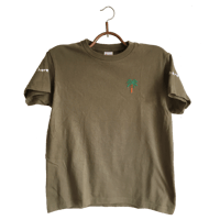 here AND there Tシャツ