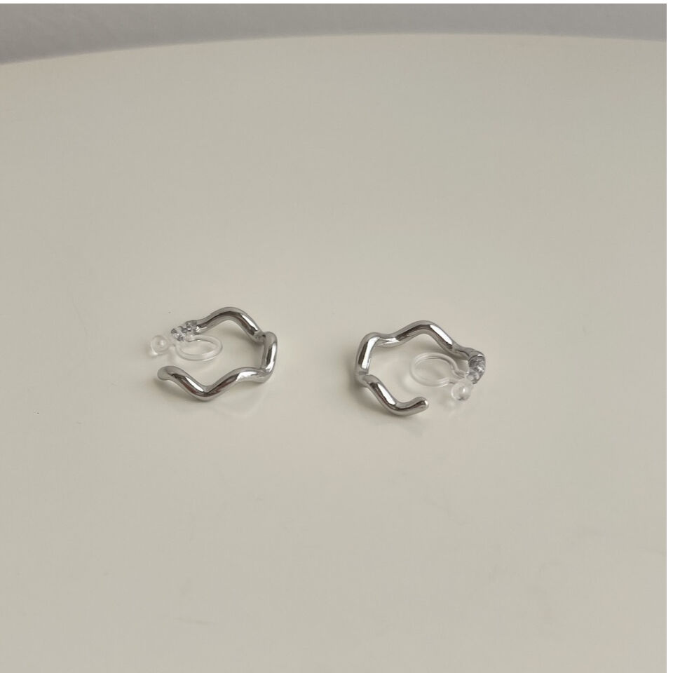 wave design earrings | meaningful things