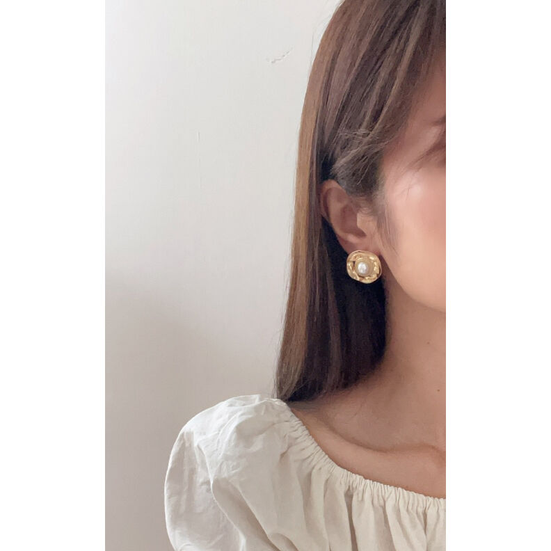 metal oval earring | meaningful things