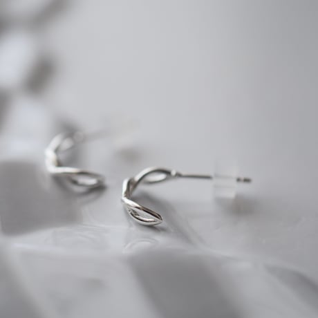 silver925　編みプチピアス