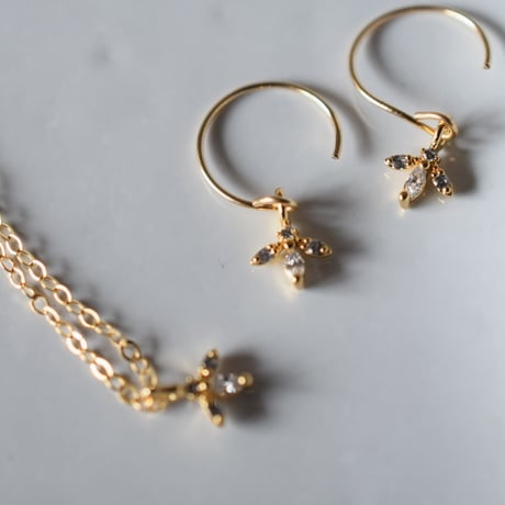 14kgf 　Bee ピアス