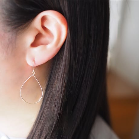 14kgf 大きなしずくピアス