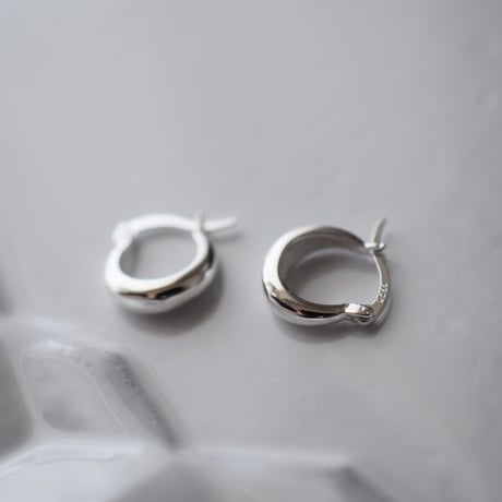 silver925　プチカーブピアス
