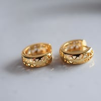 24kgf 透かし模様フープピアス