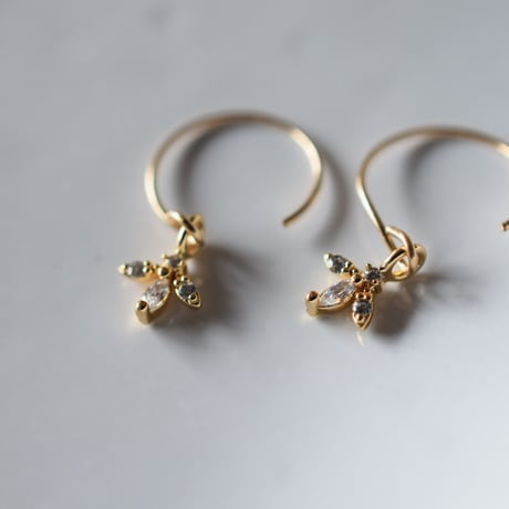 14kgf 　Bee ピアス