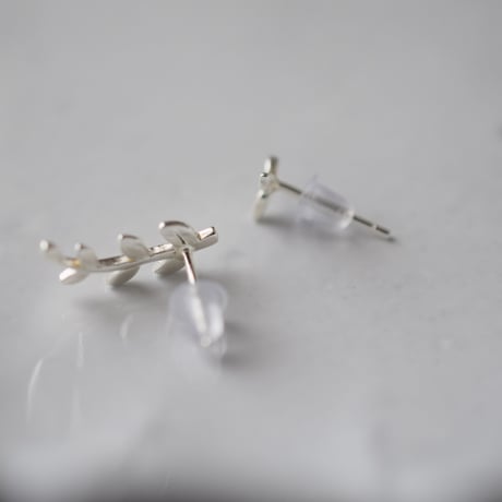 silver925 リーフ＆リーフ アシンメトリーピアス