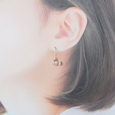 14kgf　はなびらケシパールフックピアス