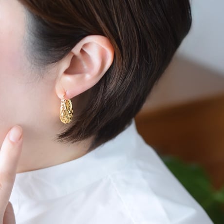 14kgf 透かし模様ボリュームピアス