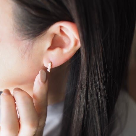 14kgf    ３粒パールのシンプルピアス